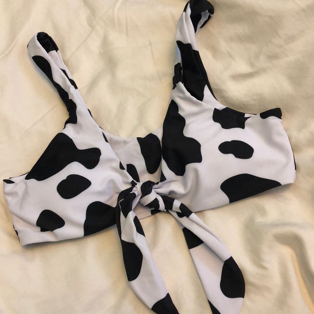 🐮 New cow printed bikini top